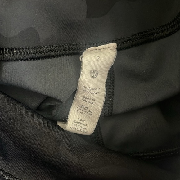 Lululemon Base Pace High-Rise Crop Legging 23” Size 2 - Picture 6 of 7